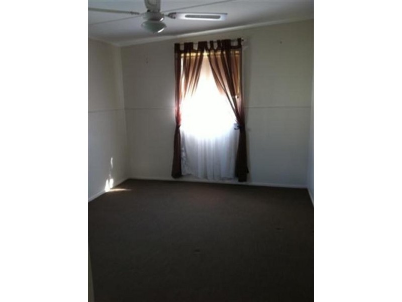 4 Blaxland Road, Dalby QLD 4405