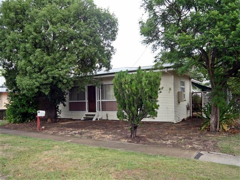 90 Condamine Street, Dalby QLD 4405