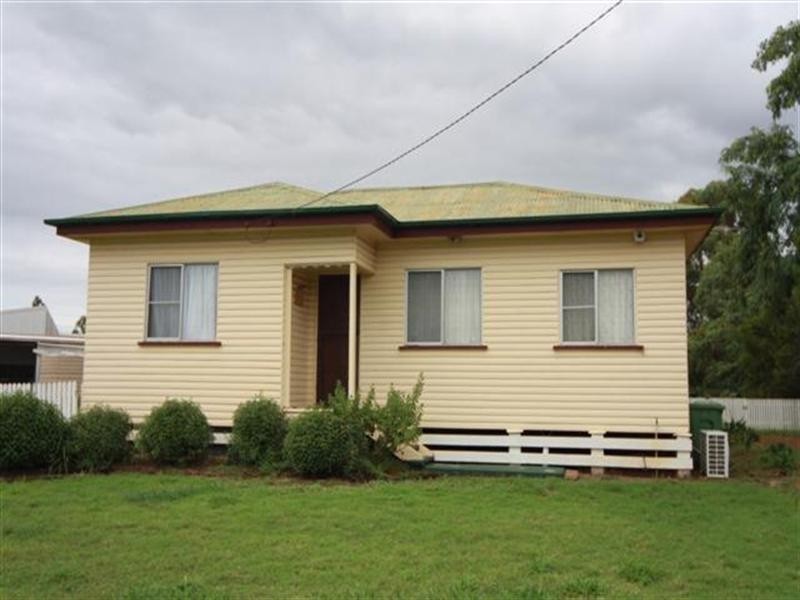 3 McQueen Street, Dalby QLD 4405