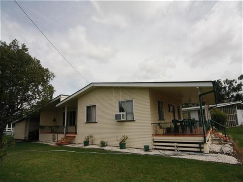 2 Adcock Street, Dalby QLD 4405