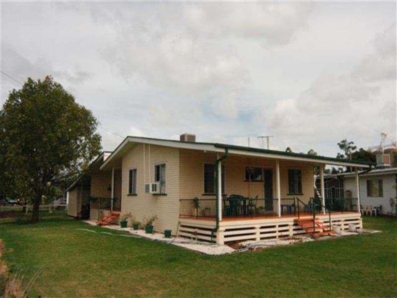 2 Adcock Street, Dalby QLD 4405