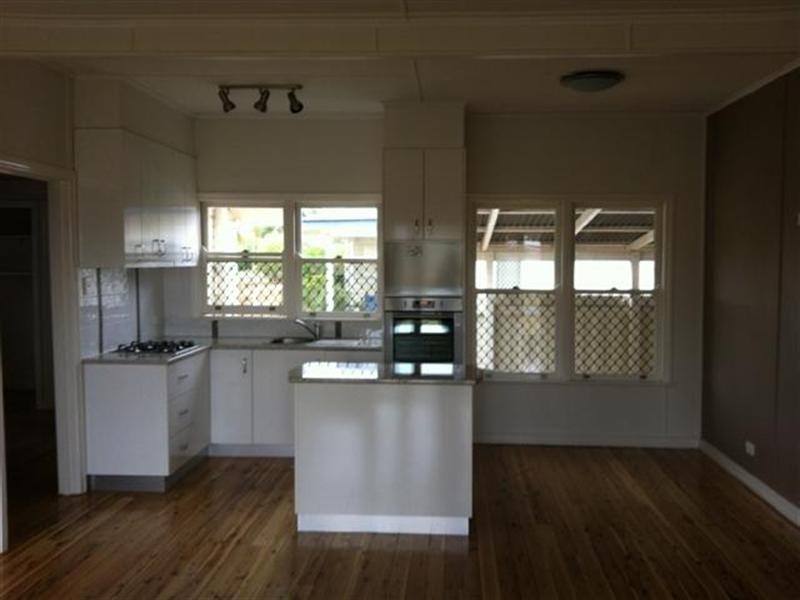 10 Curtis Street, Dalby QLD 4405