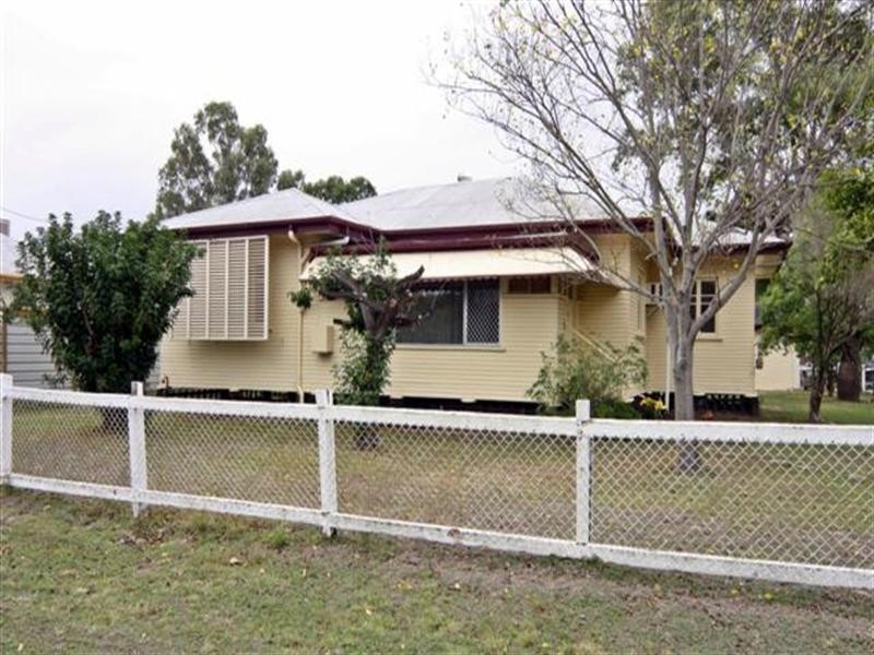 47 Curtis Street, Dalby QLD 4405