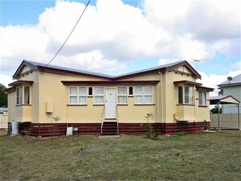 9 Okeefe Street, Dalby QLD 4405