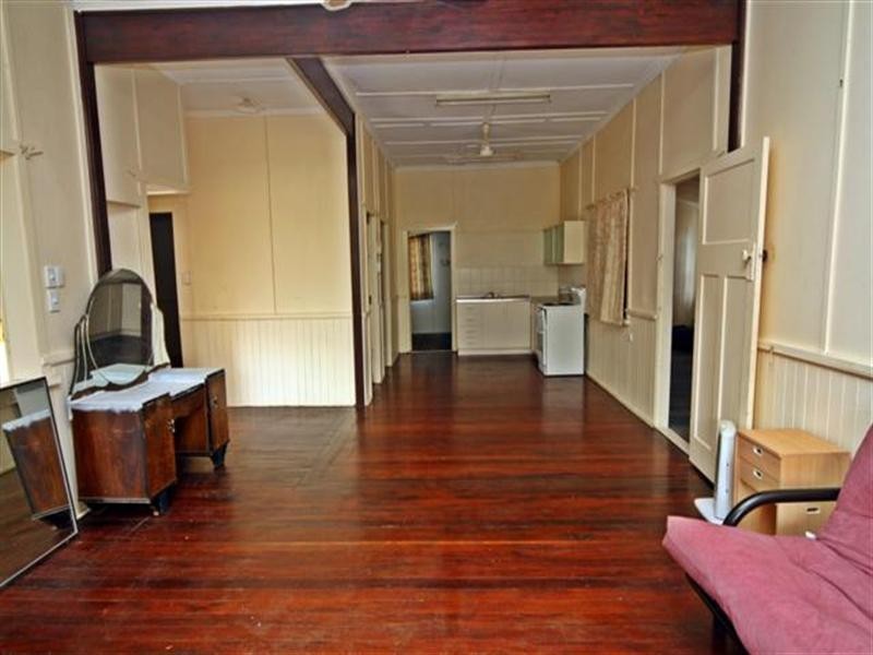 9 Okeefe Street, Dalby QLD 4405