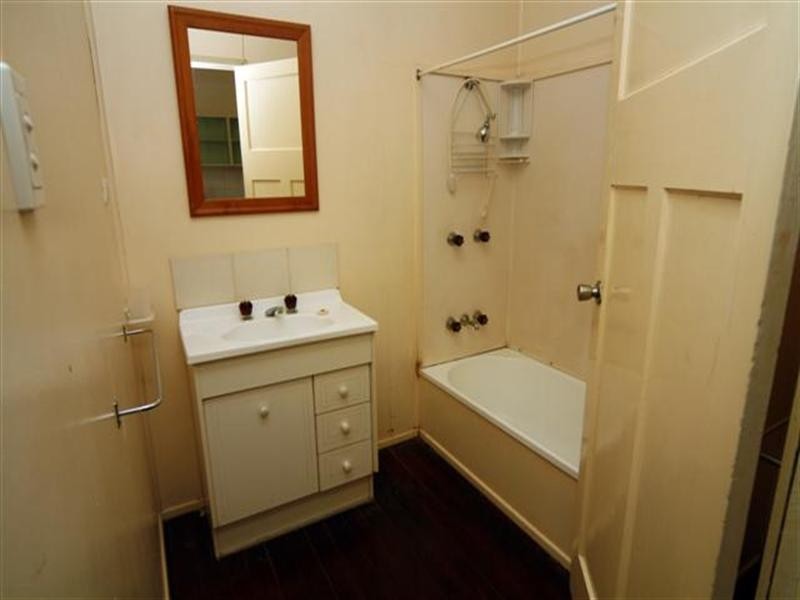 9 Okeefe Street, Dalby QLD 4405