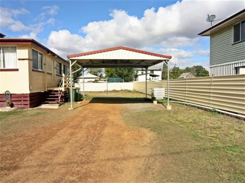 9 Okeefe Street, Dalby QLD 4405