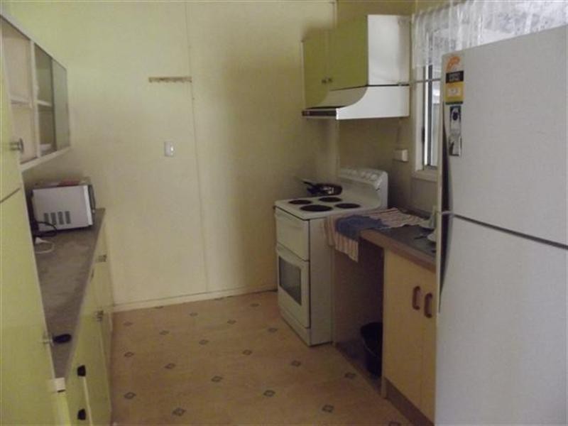 11 Walsh Street, Dalby QLD 4405