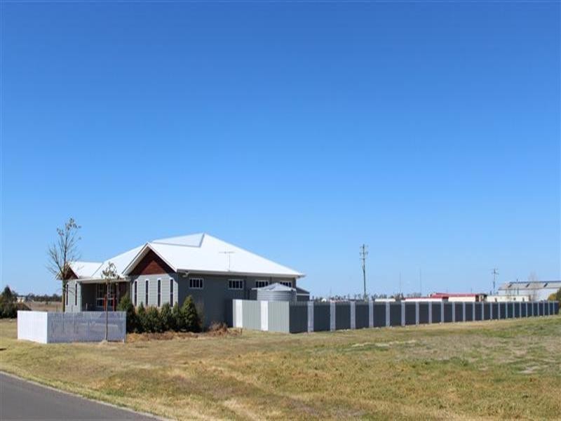 28 Vanessa Drive, Dalby QLD 4405
