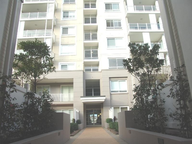 Level 8 82/5 Woodlands Avenue, Breakfast Point NSW 2137