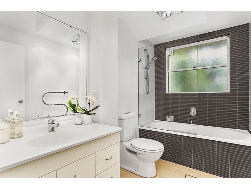 12/211 Old South Head Road, Bondi NSW 2026