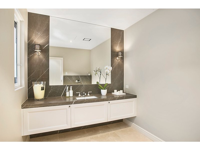 84 New South Head Road, Vaucluse NSW 2030