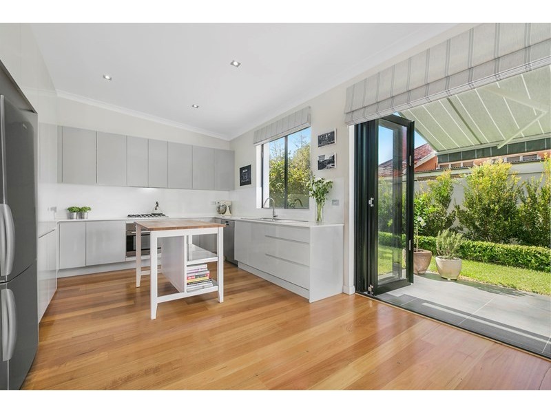 87 Beach Road, North Bondi NSW 2026