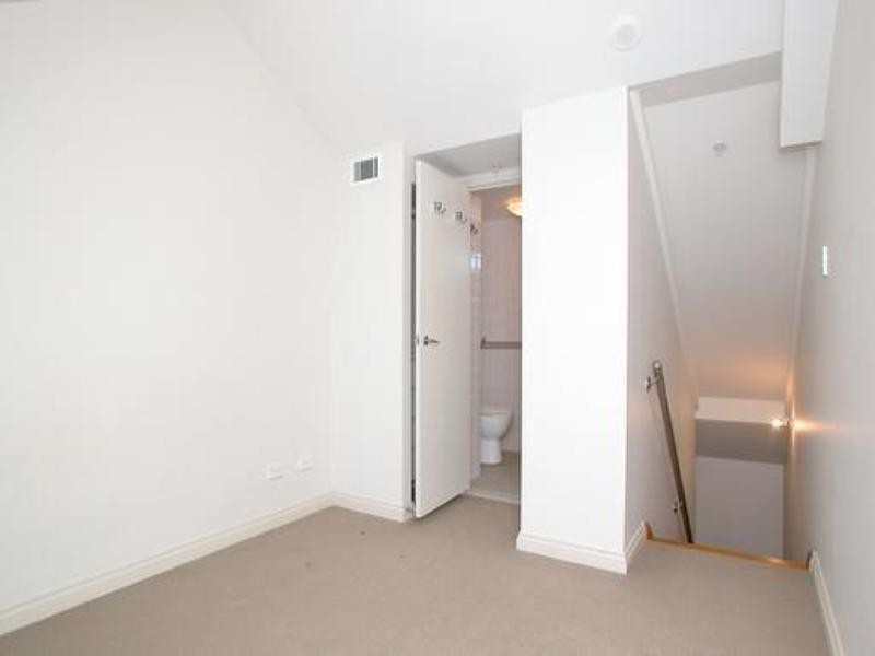 569/6 Cowper Wharf Road, Woolloomooloo NSW 2011