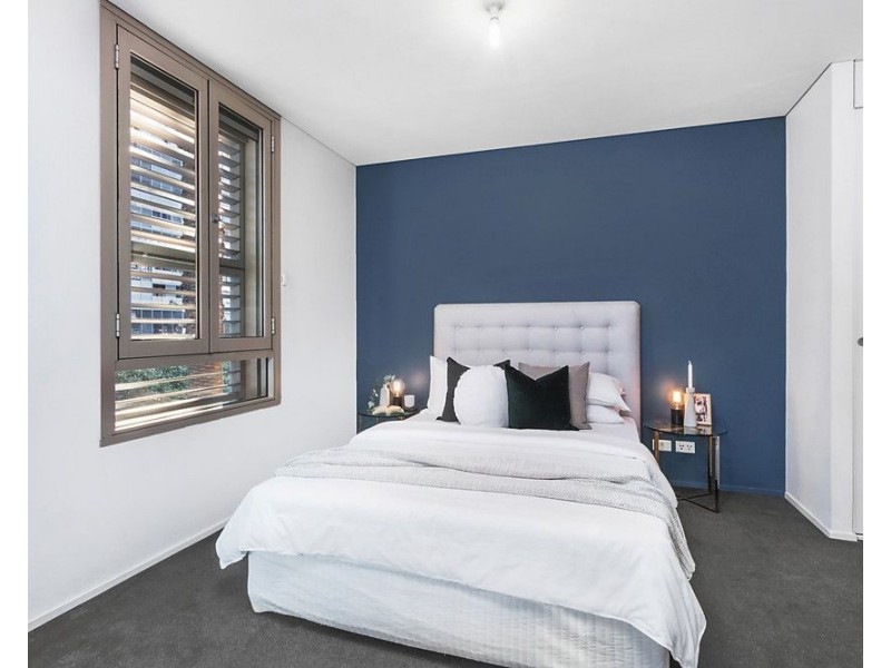 2402/4 Sterling Circuit, Camperdown NSW 2050