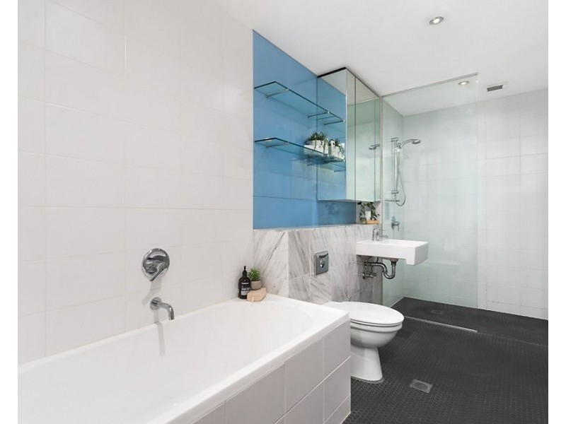 2402/4 Sterling Circuit, Camperdown NSW 2050