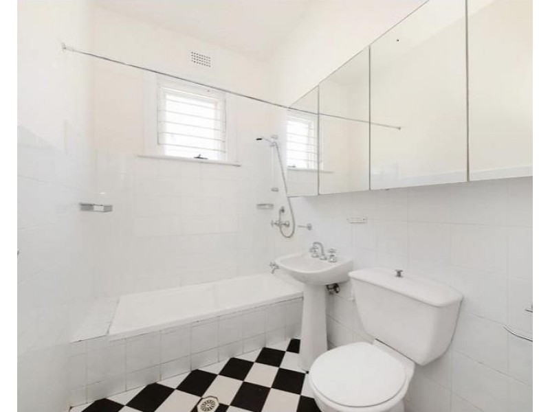 8 Lynch Avenue, Queens Park NSW 2022