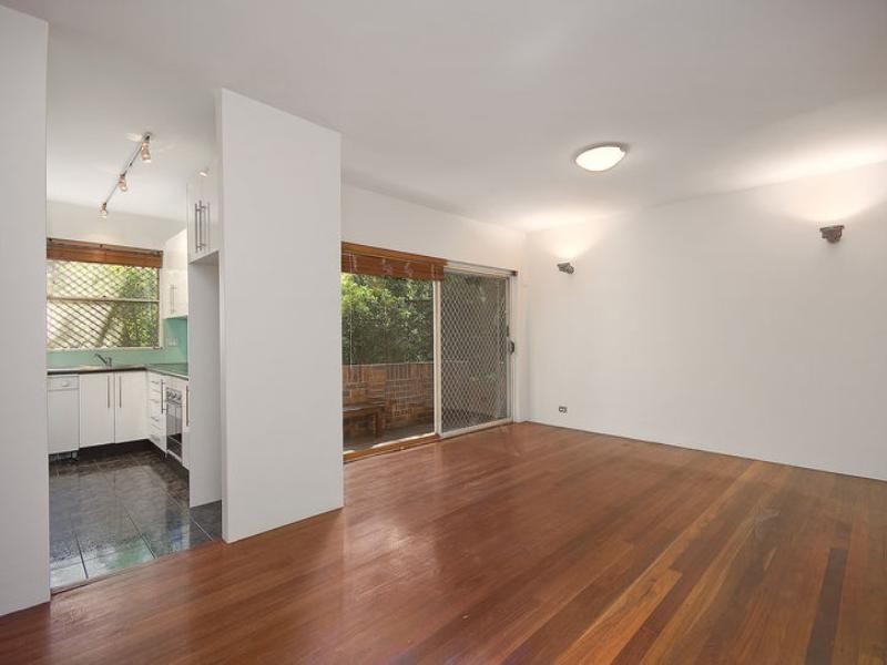 4/211 Old South Head Road, Bondi NSW 2026