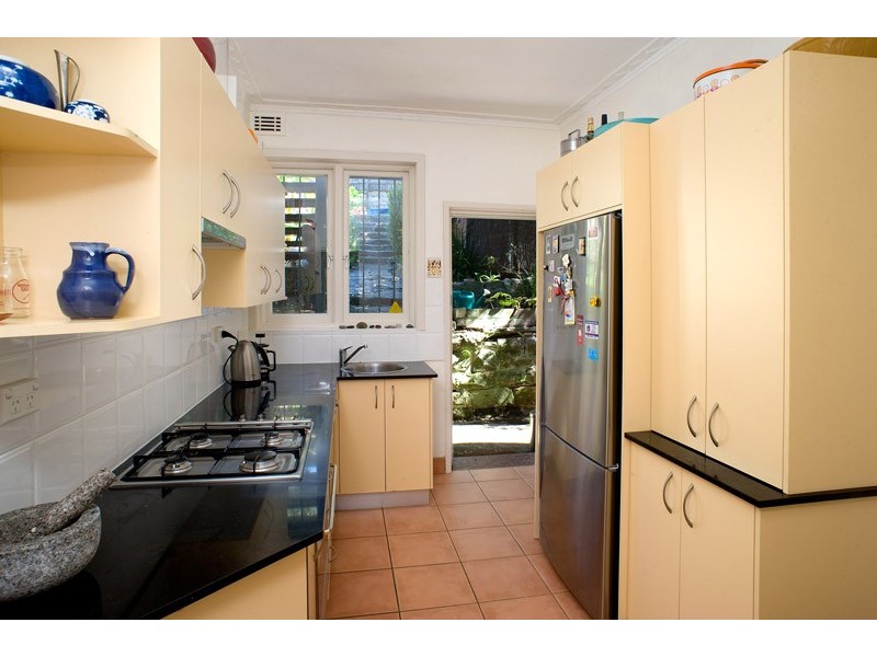 2/15 Wonderland Avenue, Tamarama NSW 2026