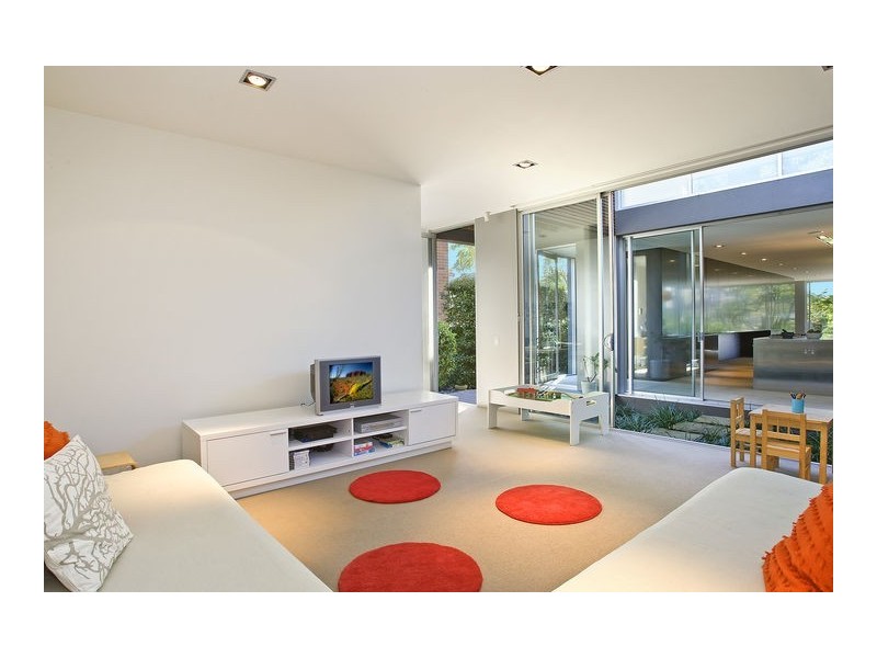 2B St Lawrence Street, Greenwich NSW 2065