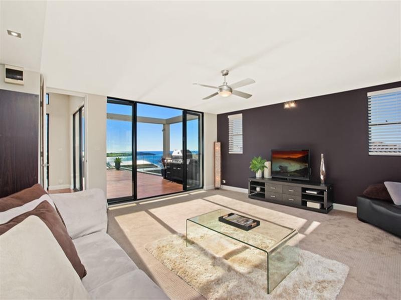 4 Summit Avenue, Dee Why NSW 2099