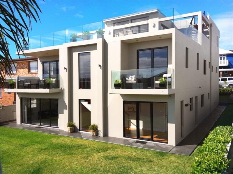 4 Summit Avenue, Dee Why NSW 2099