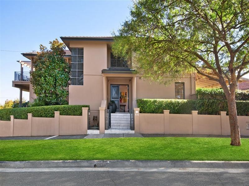 44 Streatfield Road, Bellevue Hill NSW 2023 the real estate agency Sold