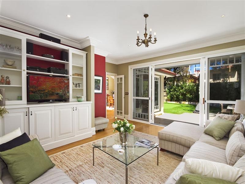 5 Gibson Street (enter via Henrietta Street), Waverley NSW 2024