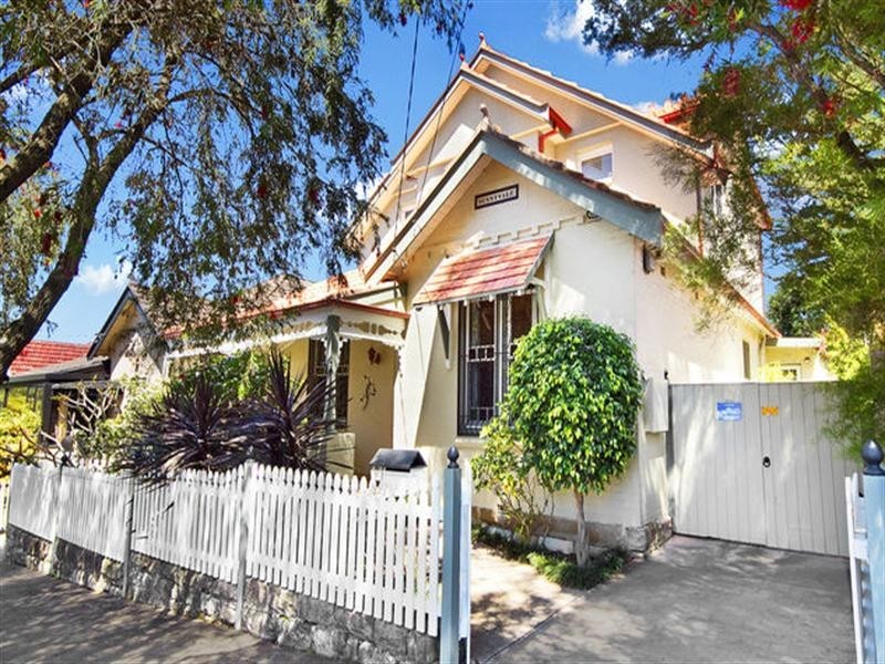 5 Gibson Street (enter via Henrietta Street), Waverley NSW 2024