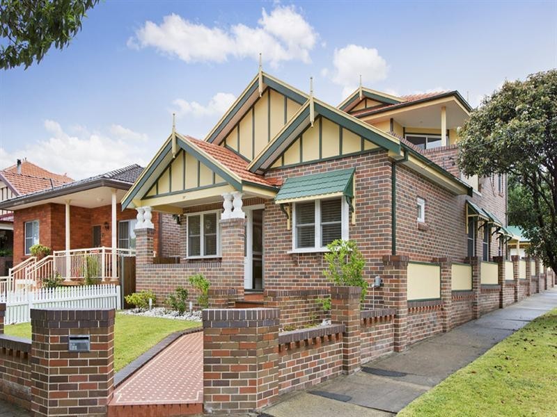 19a Rowley Road, Russell Lea NSW 2046