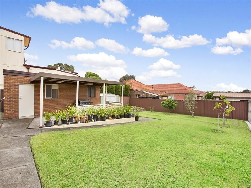 34 Rowley Road, Russell Lea NSW 2046