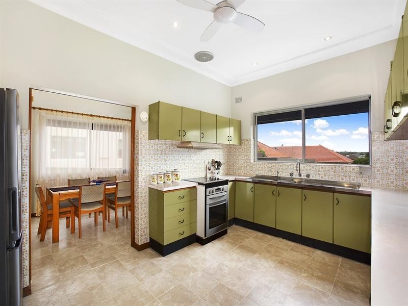 34 Rowley Road, Russell Lea NSW 2046