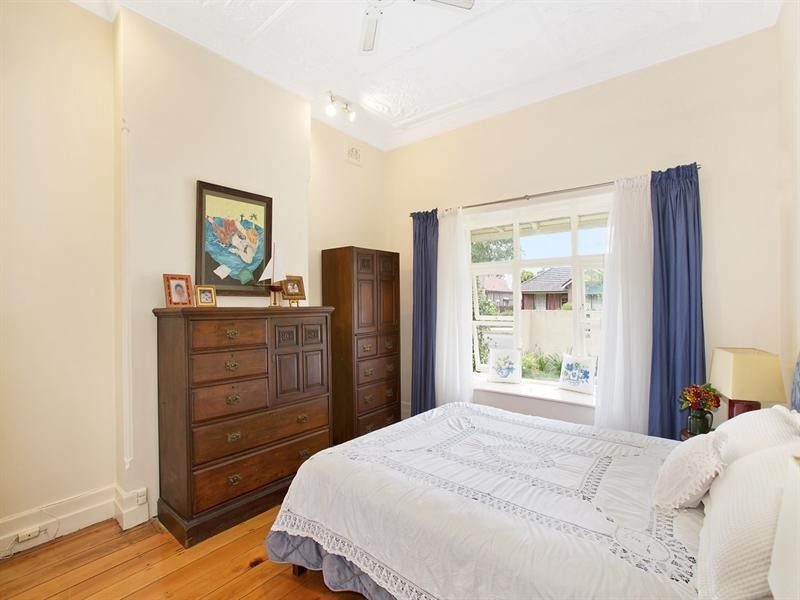 25 Lenore Street, Russell Lea NSW 2046