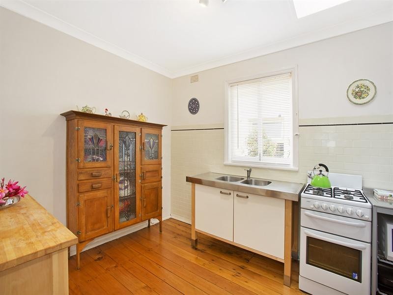 25 Lenore Street, Russell Lea NSW 2046