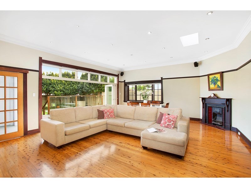 3 Warwillah Road, Russell Lea NSW 2046