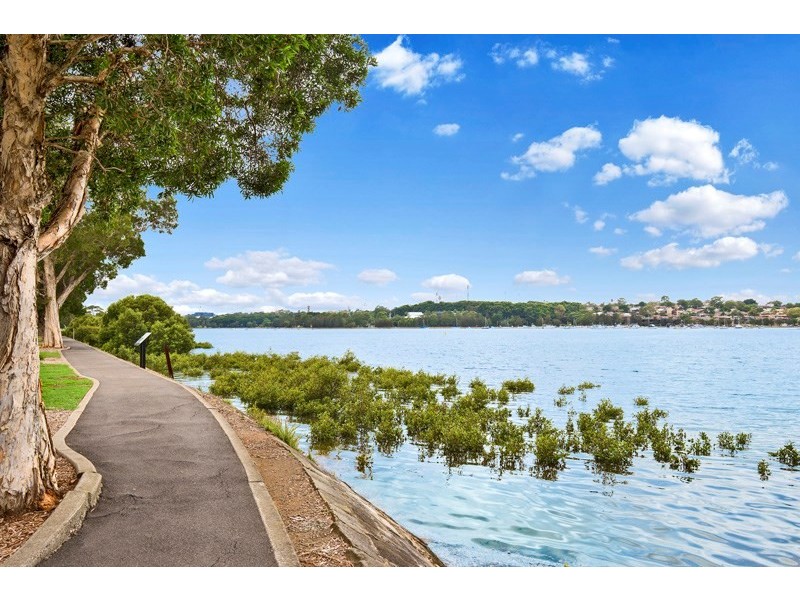 62 Henley Marine Drive, Rodd Point NSW 2046