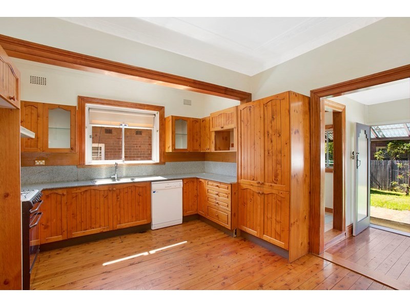 19 First Avenue, Rodd Point NSW 2046