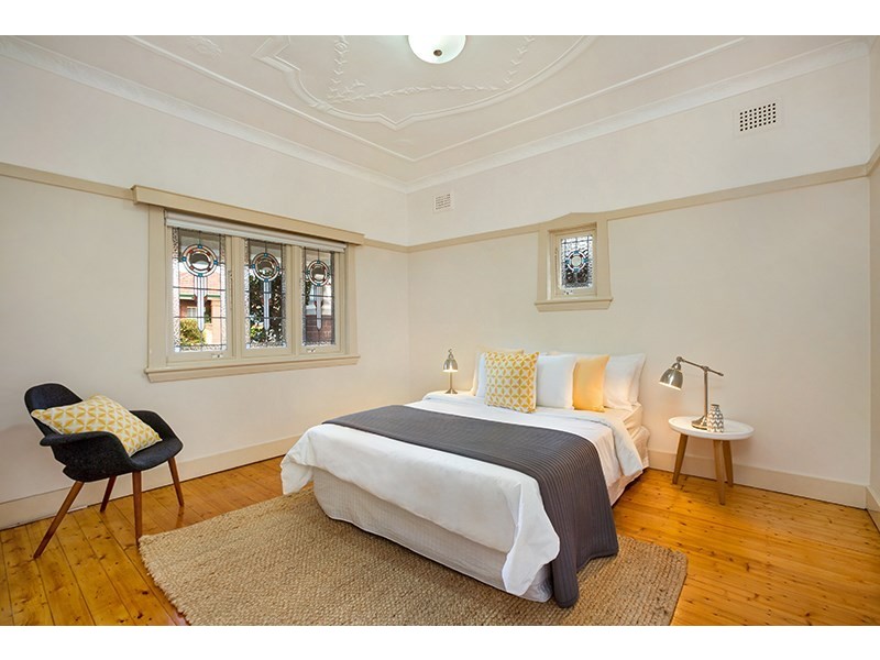 18 Duke Avenue, Rodd Point NSW 2046