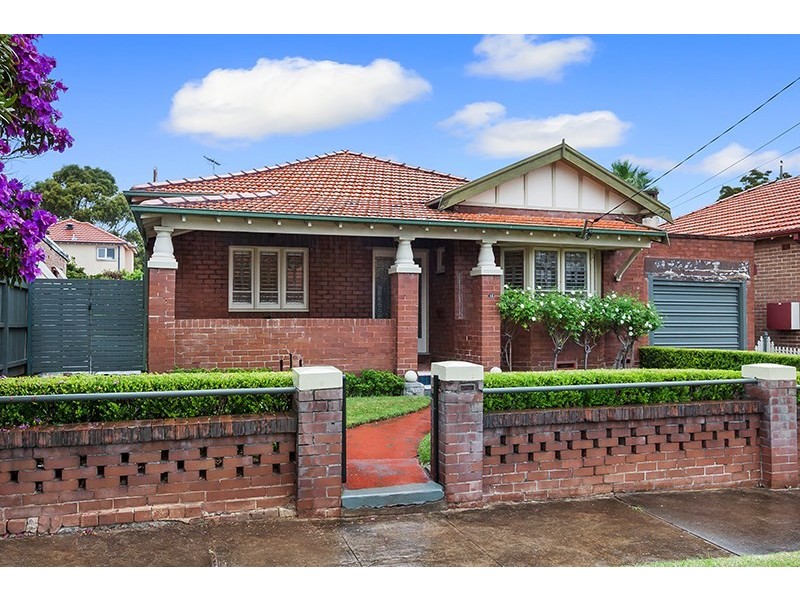 15 Bouvardia Street, Russell Lea NSW 2046