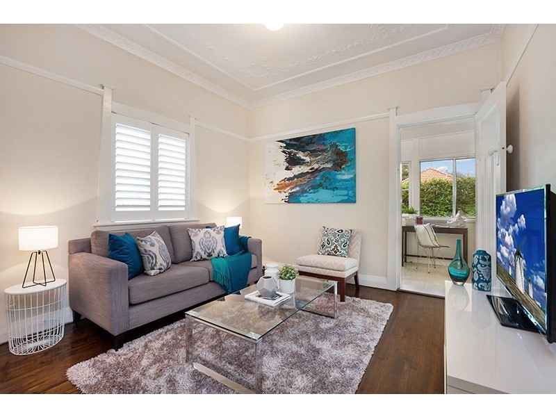 15 Bouvardia Street, Russell Lea NSW 2046