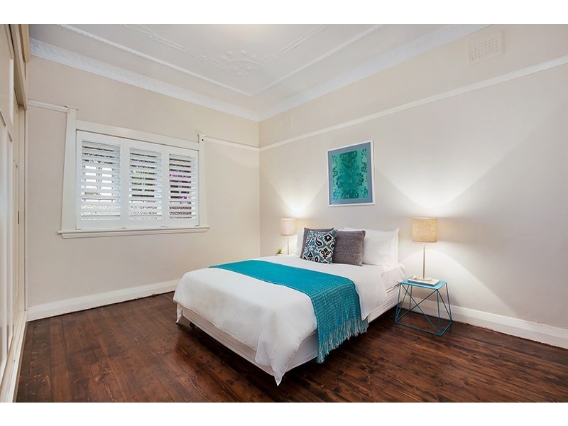 15 Bouvardia Street, Russell Lea NSW 2046