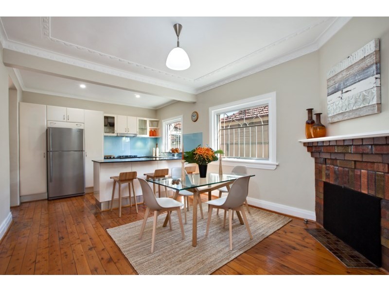 33 Duke Avenue, Rodd Point NSW 2046