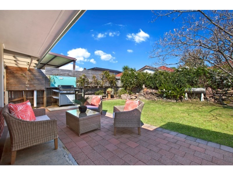 33 Duke Avenue, Rodd Point NSW 2046