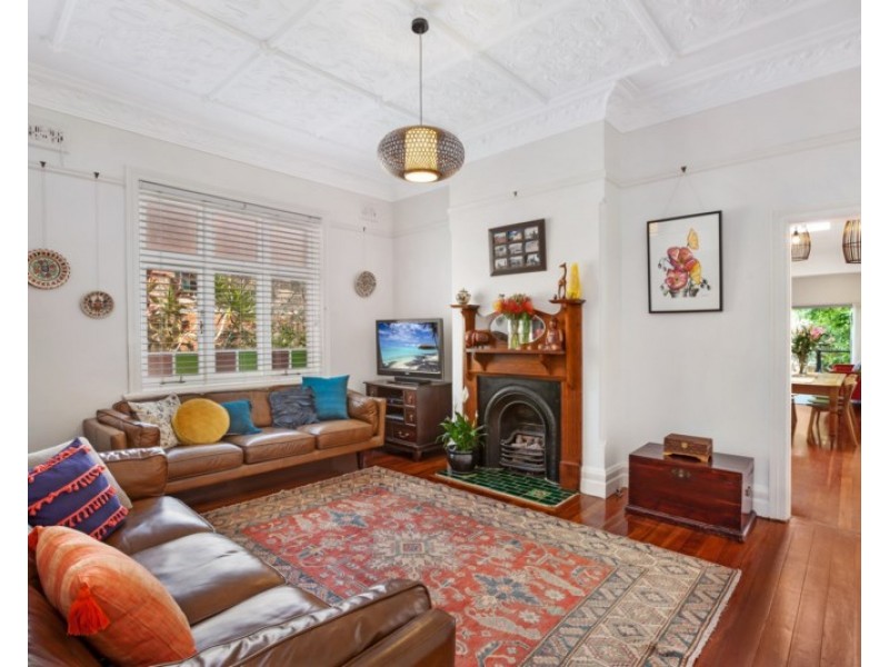 16 Lenore Street, Russell Lea NSW 2046