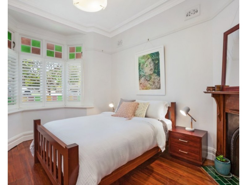 16 Lenore Street, Russell Lea NSW 2046