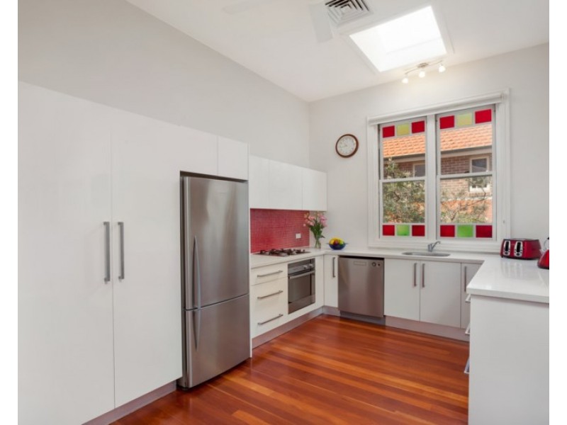 16 Lenore Street, Russell Lea NSW 2046