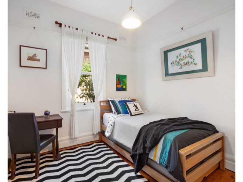 16 Lenore Street, Russell Lea NSW 2046