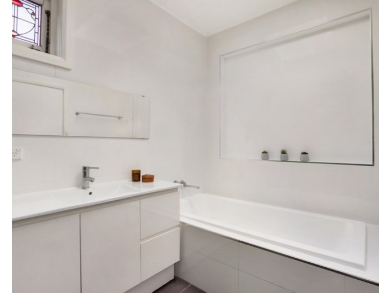 16 Lenore Street, Russell Lea NSW 2046