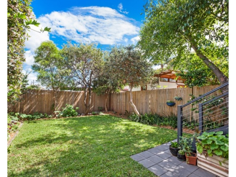 16 Lenore Street, Russell Lea NSW 2046