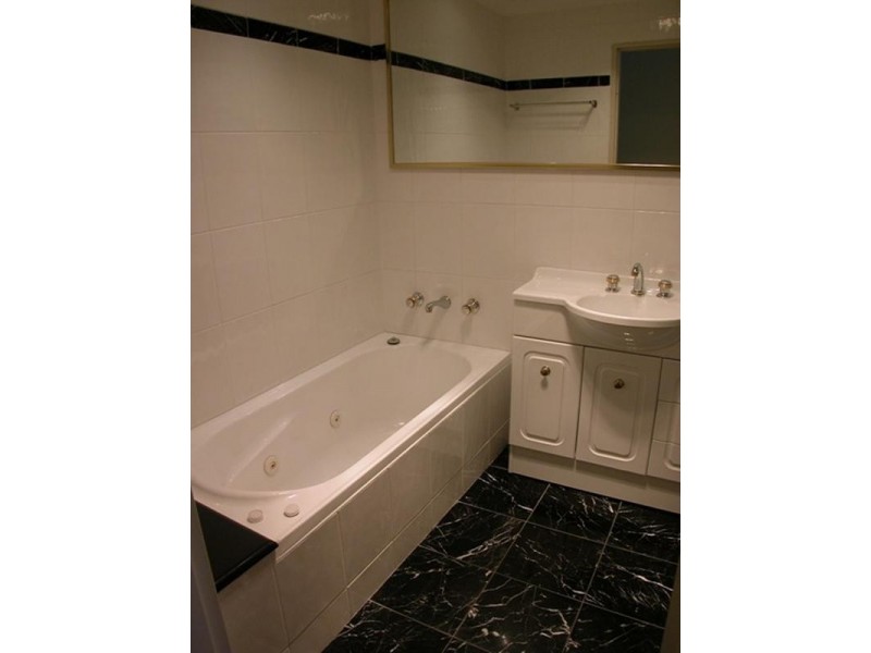 2/28 WALTON Crescent, Abbotsford NSW 2046